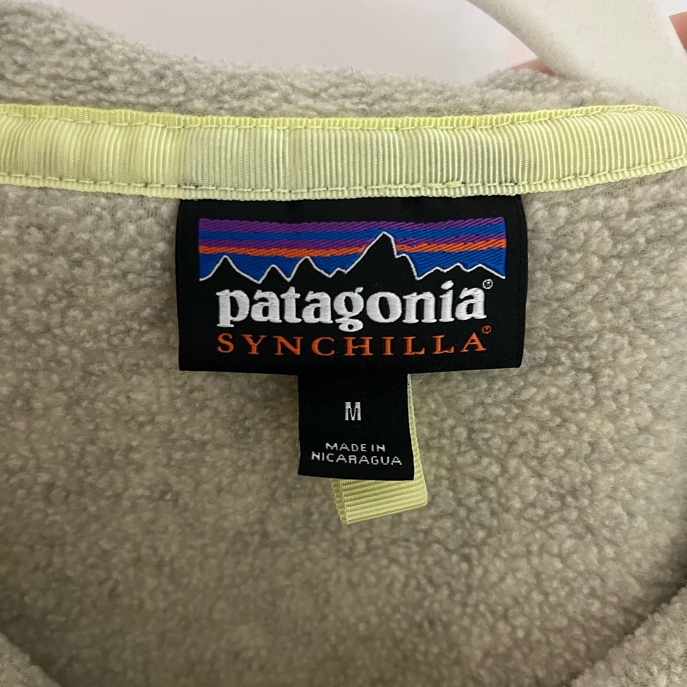 Patagonia women's synchilla snap closure pull over (oatmeal and yellow) - Picture 3 of 4